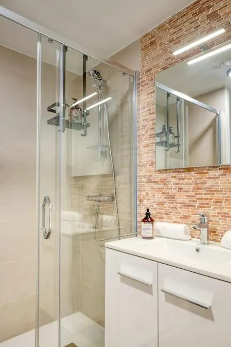 Apartment 5-Guest Studio In Ostend, Steps From The Beach